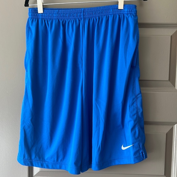 Nike Large Shorts - Picture 1 of 2
